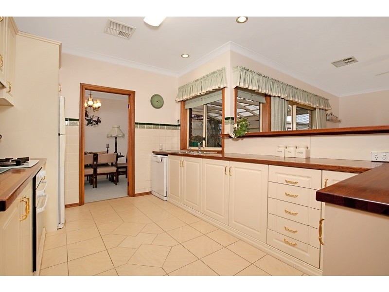 35 Maidencombe Drive, Moana SA 5169