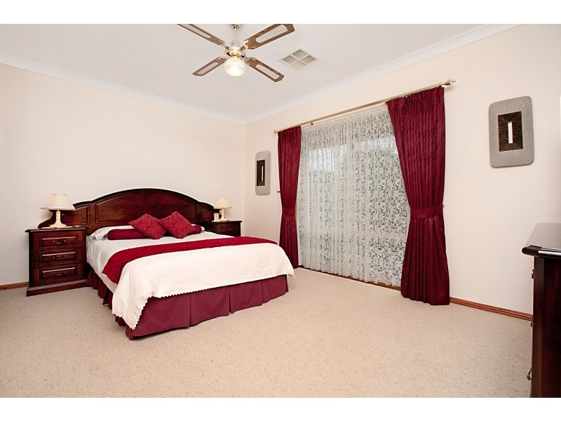 35 Maidencombe Drive, Moana SA 5169