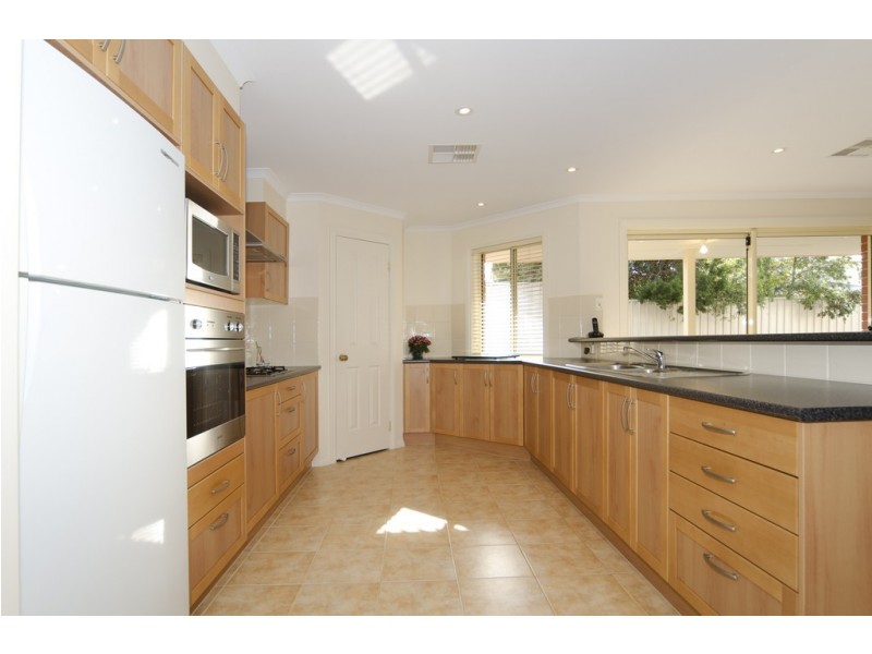 18 Passmore Avenue, Port Noarlunga SA 5167