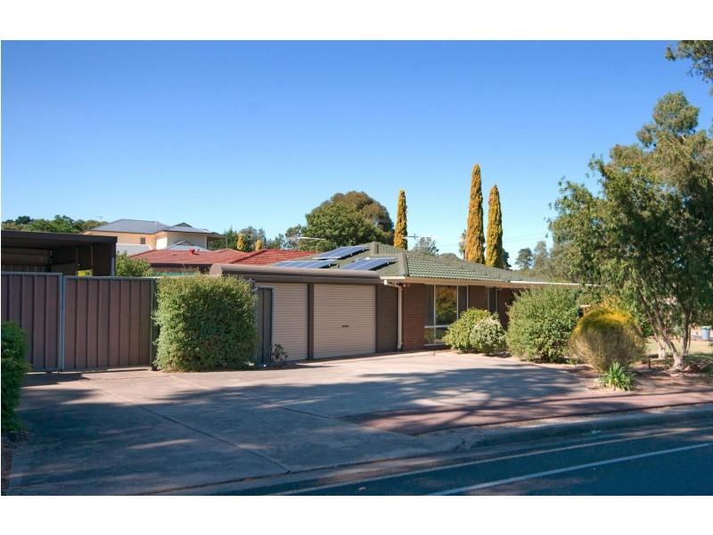 1 Pine Drive, Aberfoyle Park SA 5159