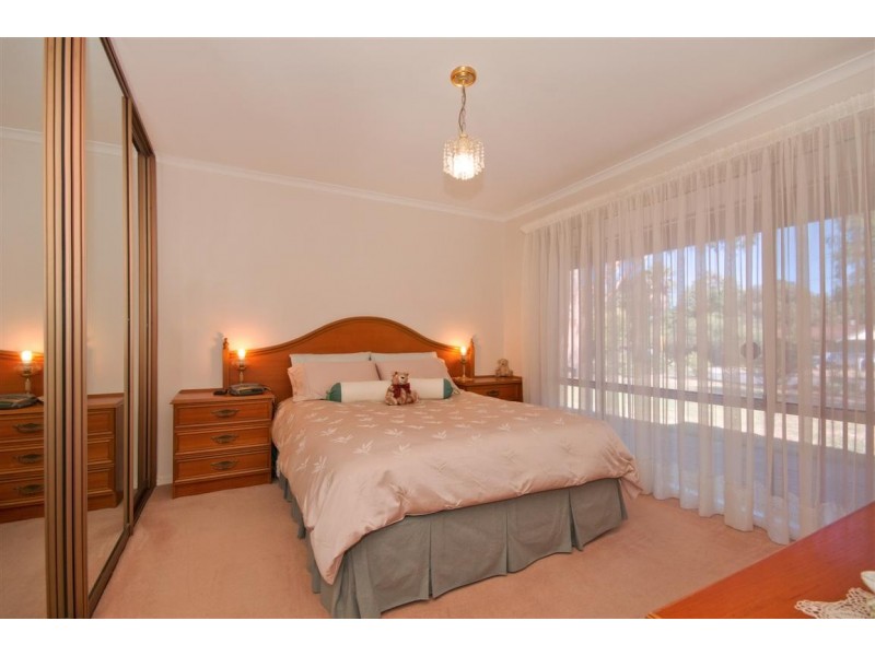 1 Pine Drive, Aberfoyle Park SA 5159