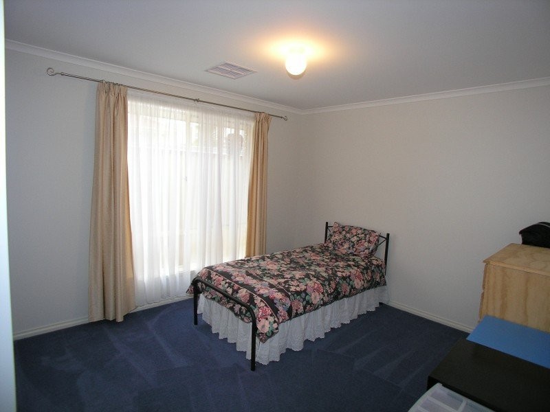 5 Kari Crescent, Huntfield Heights SA 5163