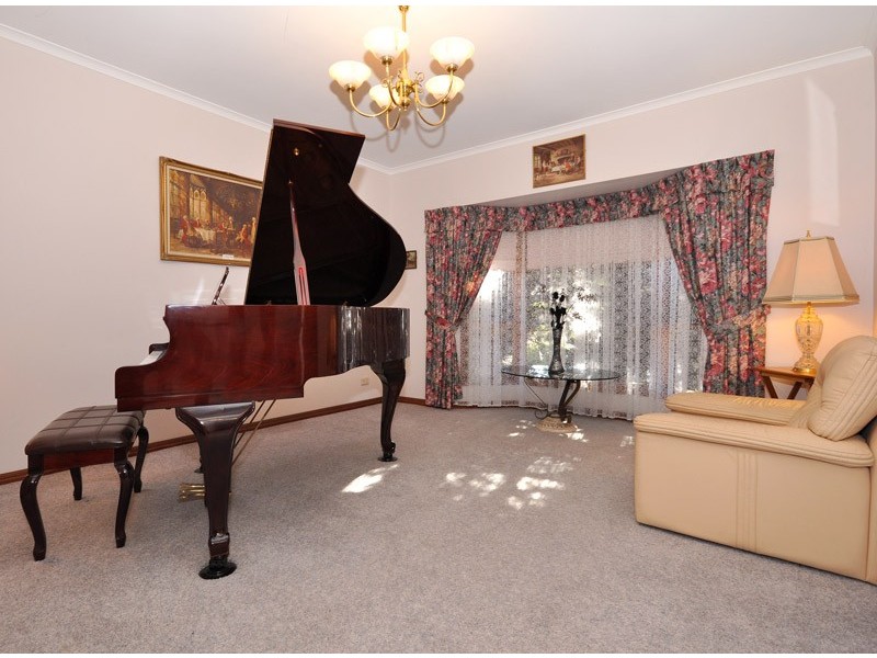 63 Glendale Avenue, Flagstaff Hill SA 5159