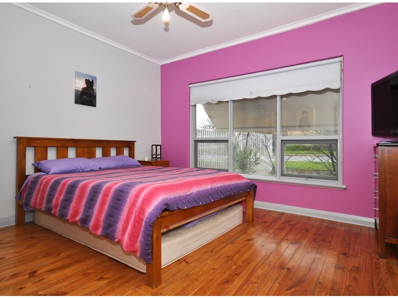 17 Vine Street, Morphett Vale SA 5162