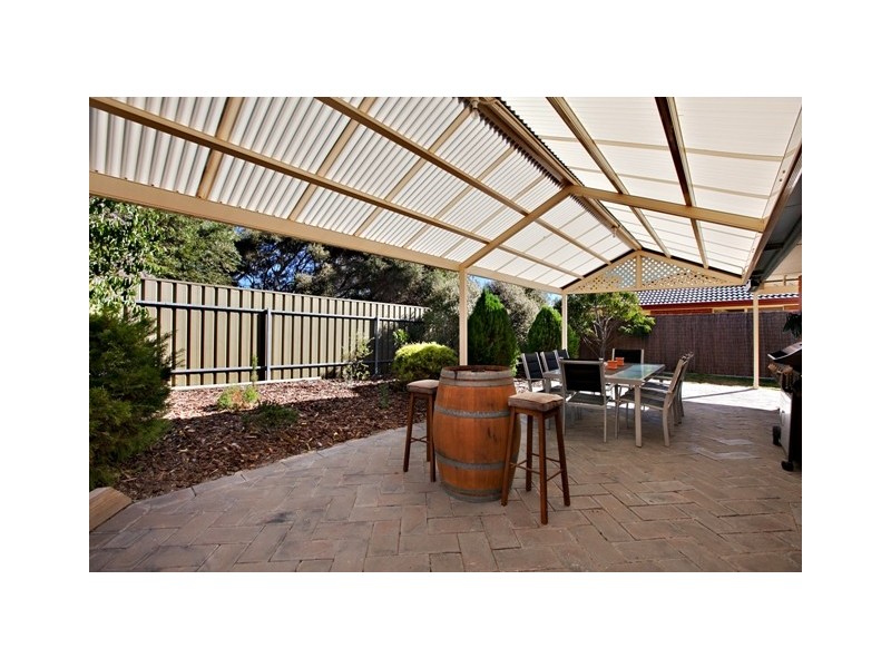 4 Madigan Crescent, Woodcroft SA 5162