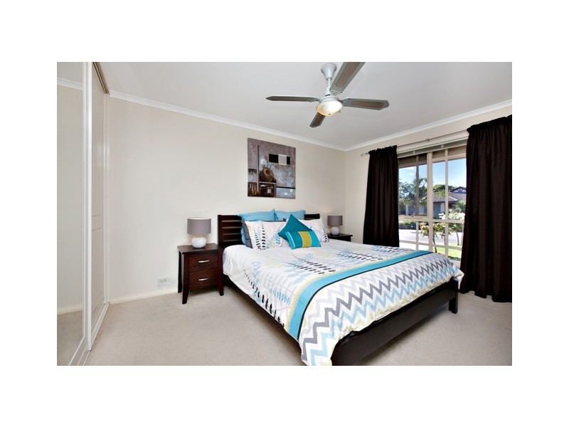 4 Madigan Crescent, Woodcroft SA 5162