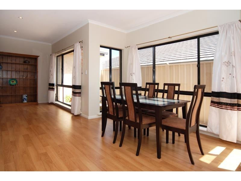 11 Antonio Street, Huntfield Heights SA 5163