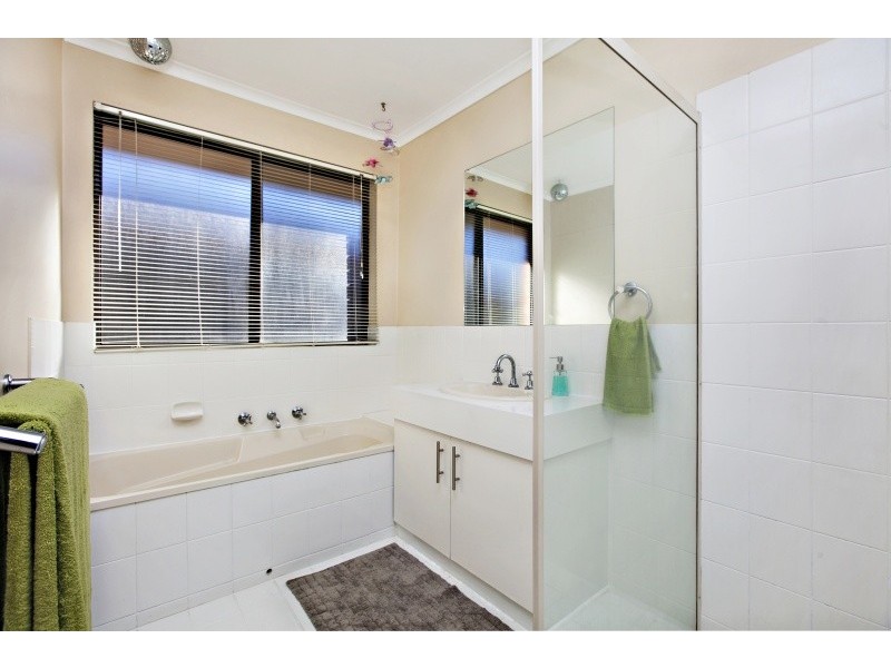 8 Claridge Court, Huntfield Heights SA 5163