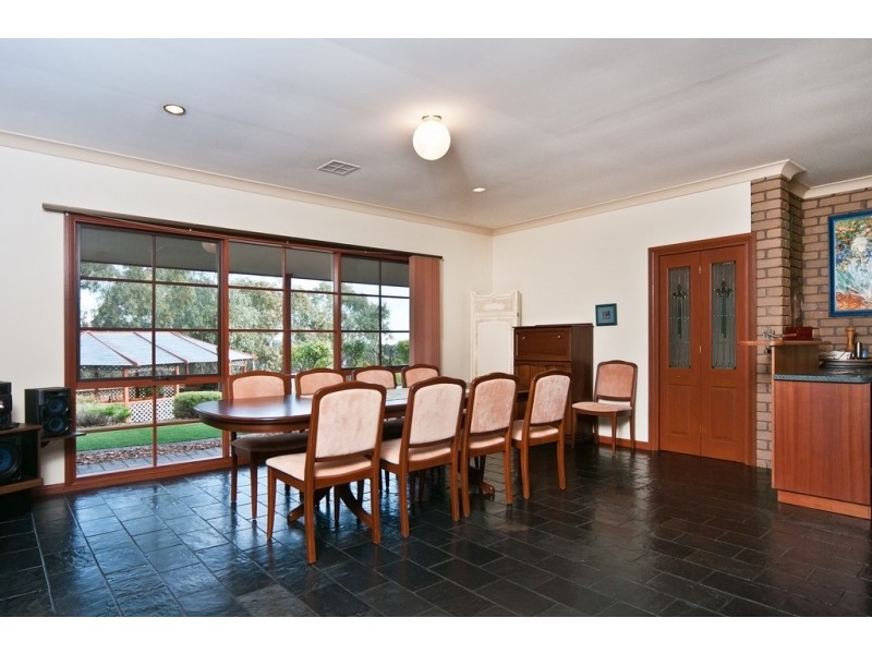 3 Sun Crescent, Happy Valley SA 5159