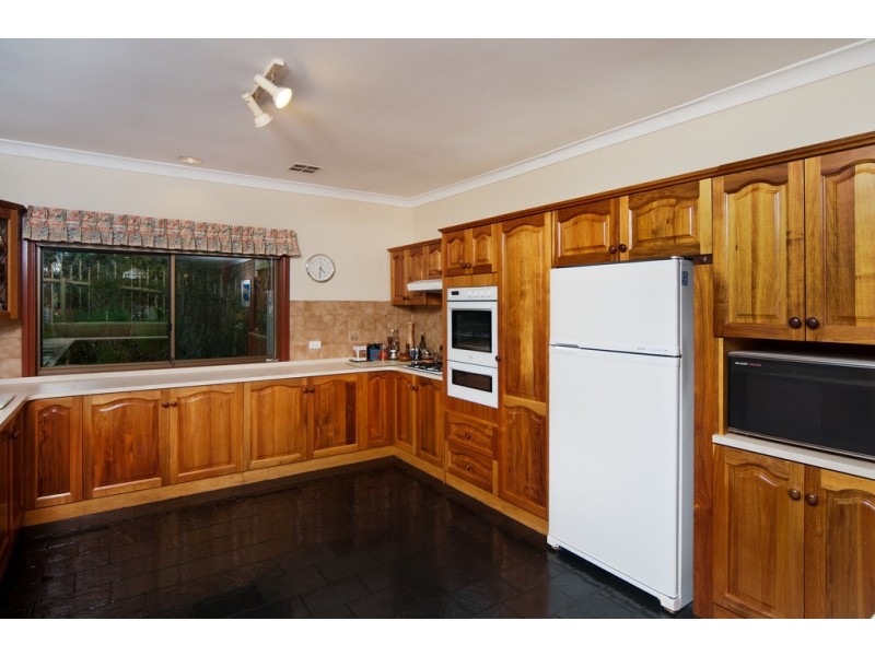 3 Sun Crescent, Happy Valley SA 5159