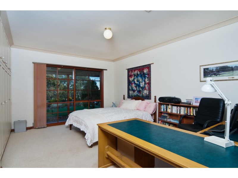3 Sun Crescent, Happy Valley SA 5159