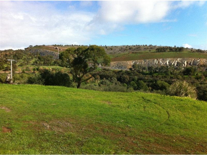 32 Victoria Parade, Darlington SA 5047