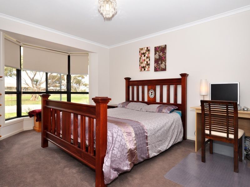 41 School Oval Drive, Christie Downs SA 5164