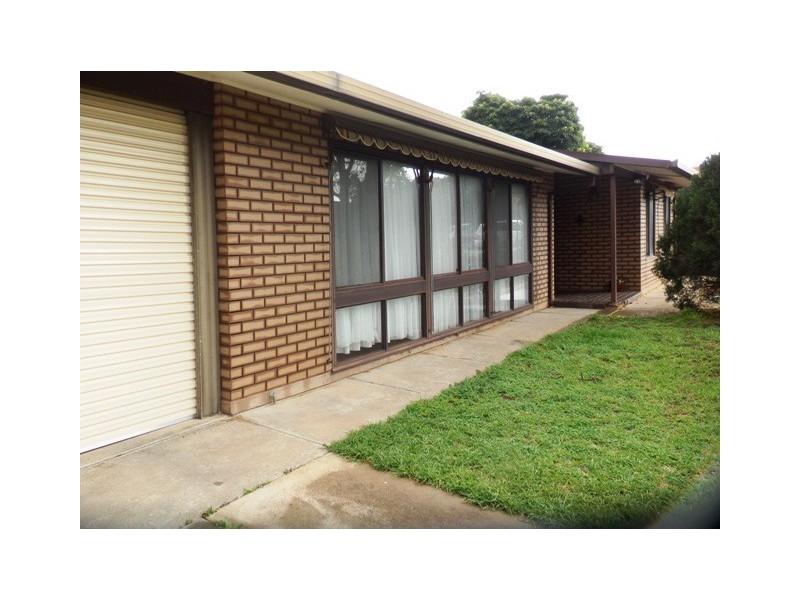 2 Manooka Road, Morphett Vale SA 5162