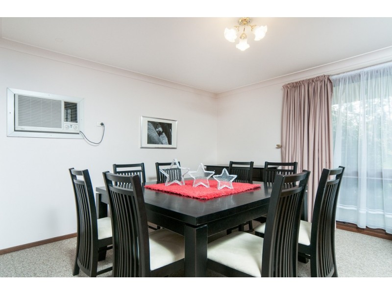 6 Roxanne Avenue, Aberfoyle Park SA 5159