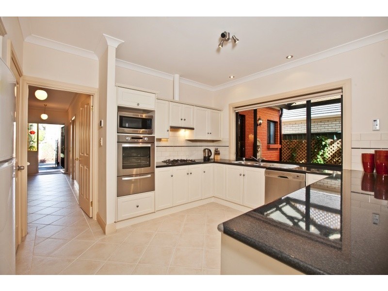 24 Pinnacle Crescent, Flagstaff Hill SA 5159