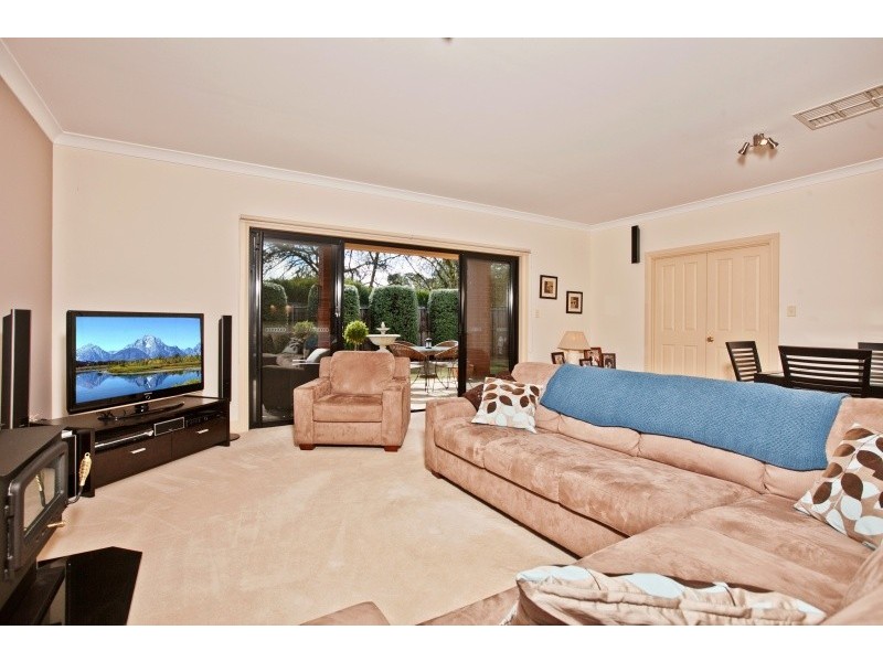 24 Pinnacle Crescent, Flagstaff Hill SA 5159