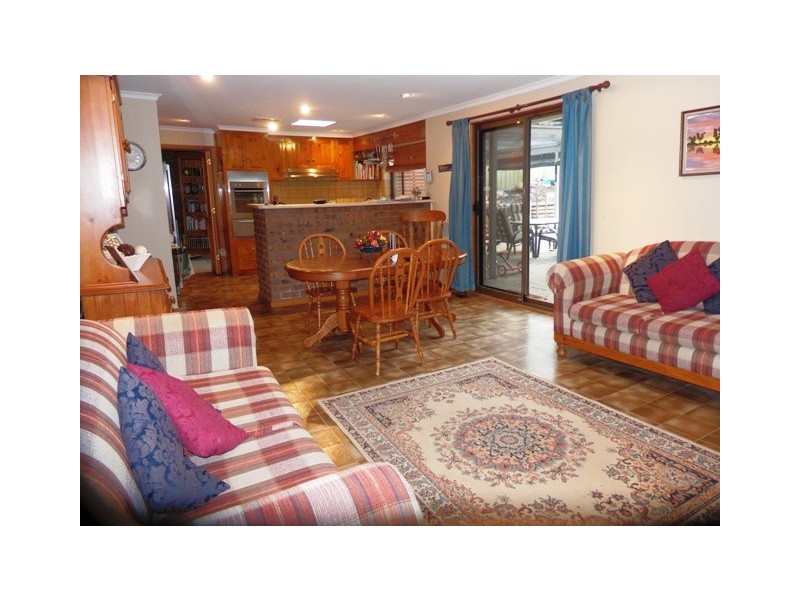 25 Banksia Road, Aberfoyle Park SA 5159