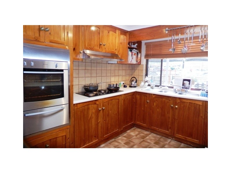 25 Banksia Road, Aberfoyle Park SA 5159