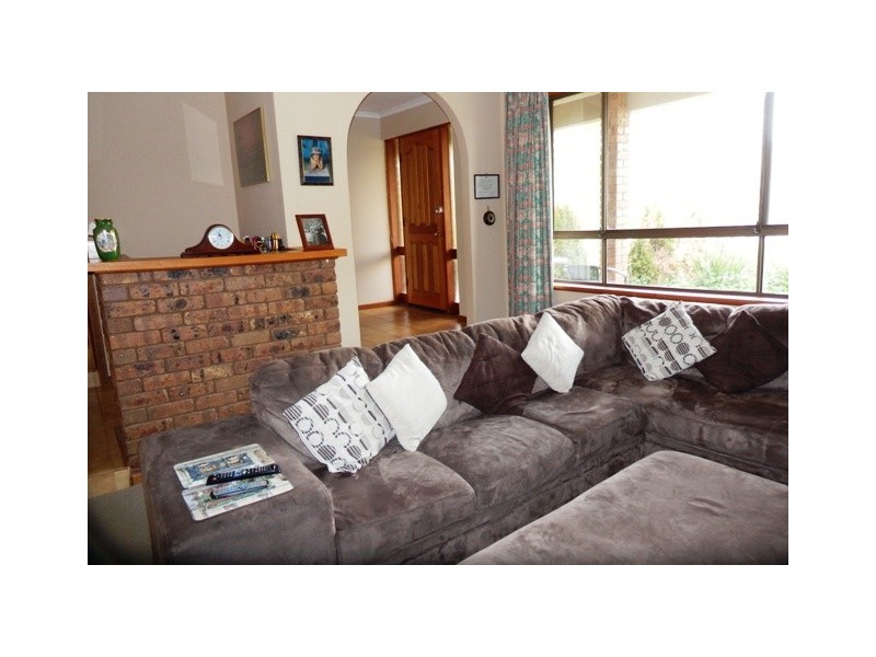 25 Banksia Road, Aberfoyle Park SA 5159