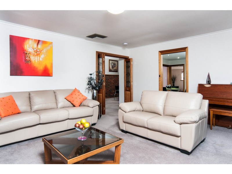 44 Vincent Boulevard, Flagstaff Hill SA 5159