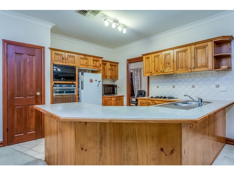 3 Ironbark Avenue, Flagstaff Hill SA 5159