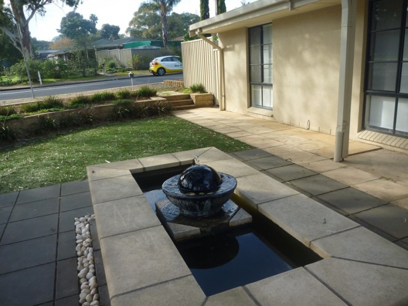 2 Pine Drive, Aberfoyle Park SA 5159