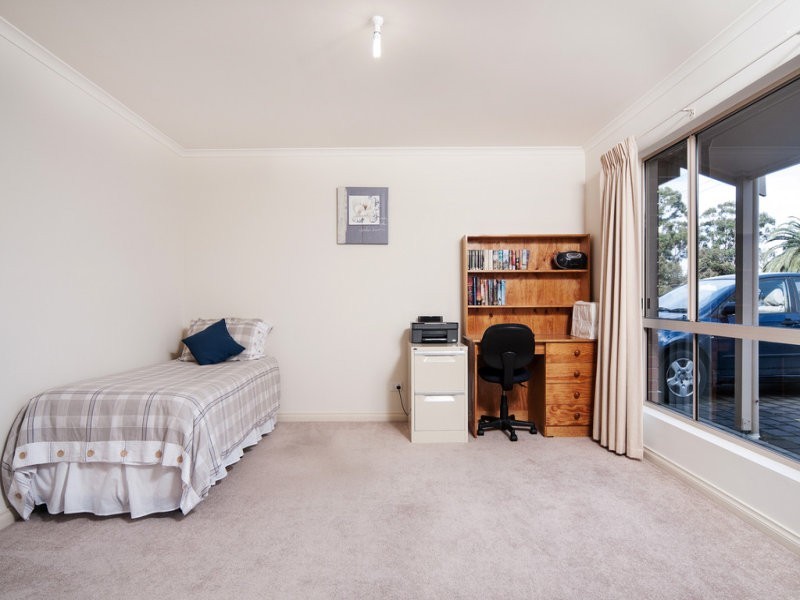 18 Vienna Avenue, Aberfoyle Park SA 5159