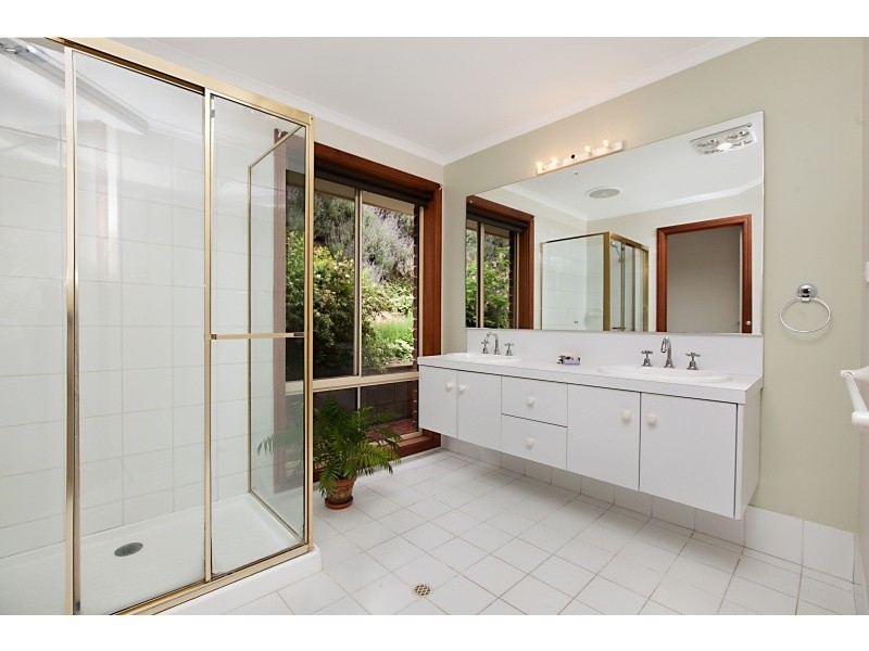 21 The Parkway, Aberfoyle Park SA 5159