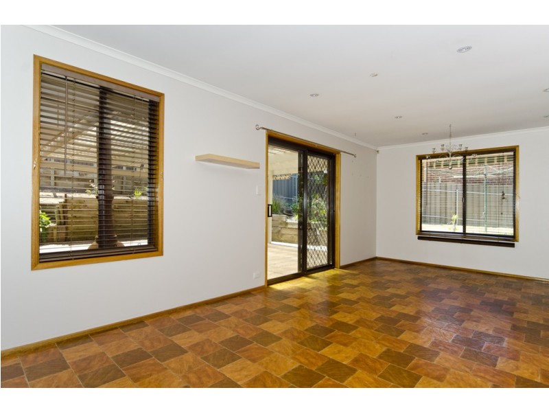 1 Regents Close, Hackham SA 5163