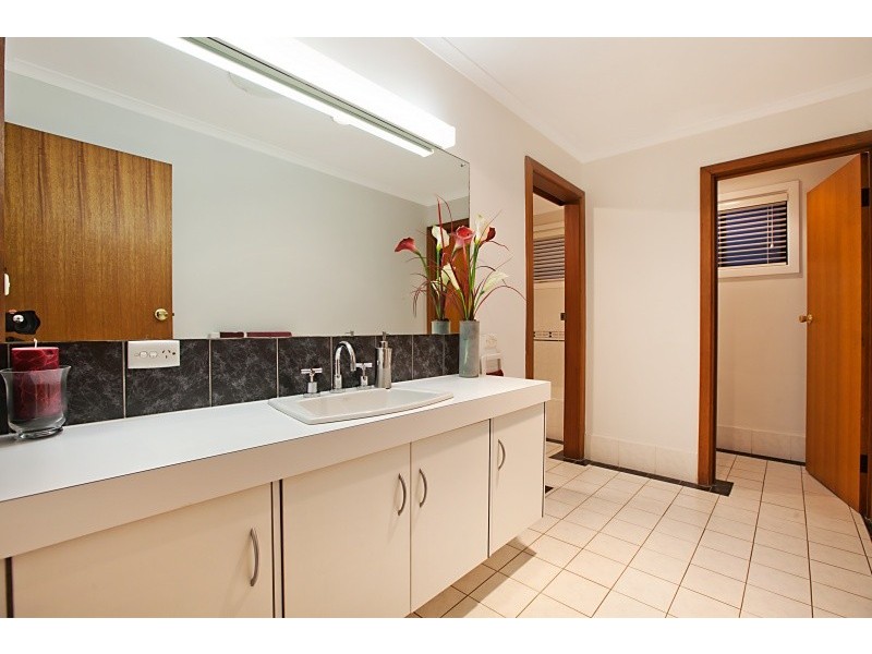 34 Vincent Boulevard, Flagstaff Hill SA 5159