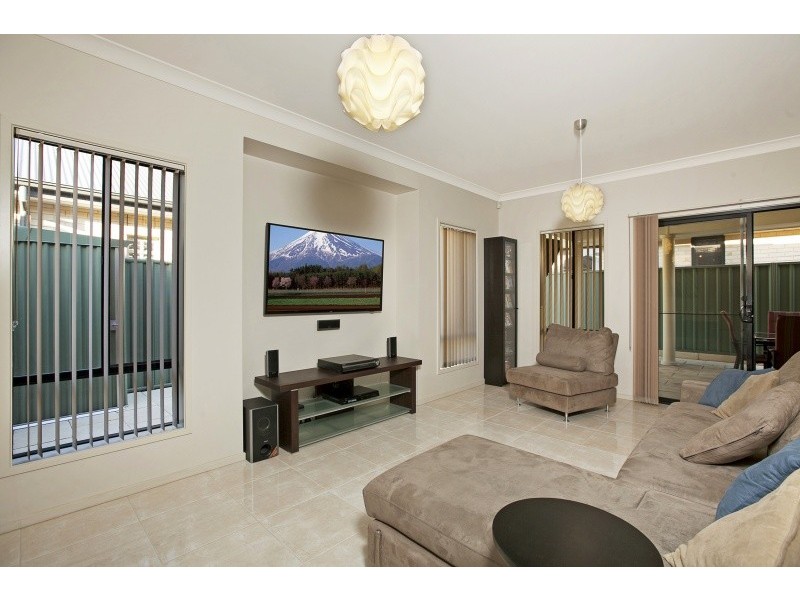 10 Mossman Street, Mawson Lakes SA 5095