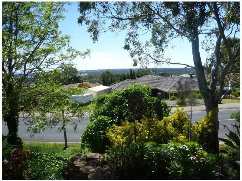 42 Outlook Drive, Aberfoyle Park SA 5159
