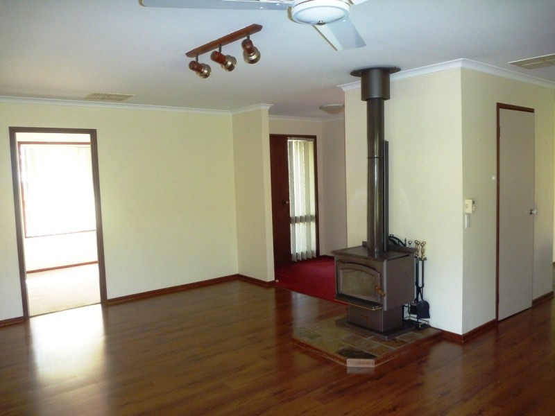 42 Outlook Drive, Aberfoyle Park SA 5159