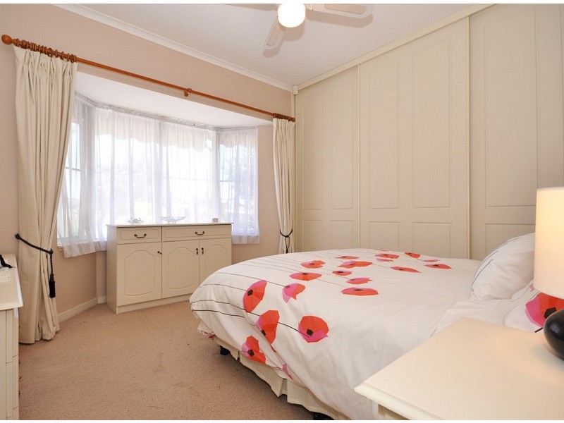 16 Chapman Avenue, Mclaren Vale SA 5171