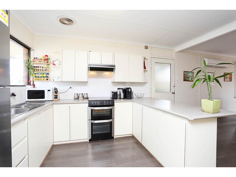 4 First Avenue, Moana SA 5169