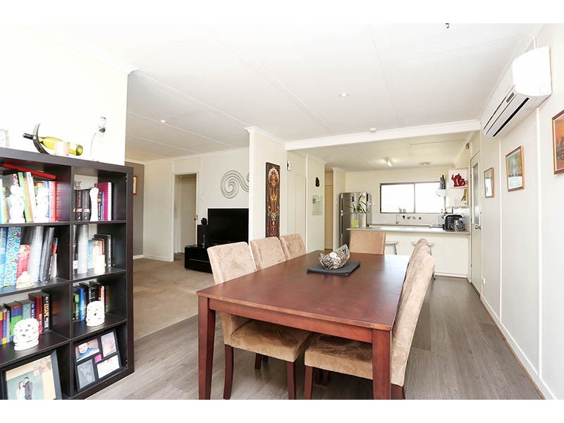 4 First Avenue, Moana SA 5169