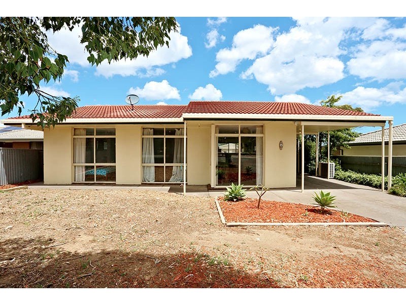 4 First Avenue, Moana SA 5169