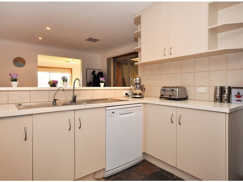 32 St Andrews Way, Morphett Vale SA 5162