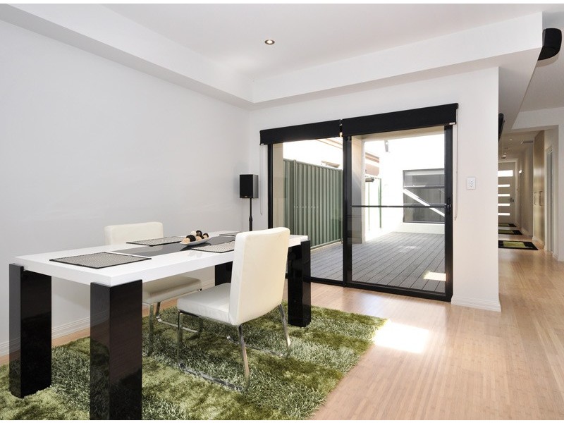 69 Macmillan Avenue, Mawson Lakes SA 5095