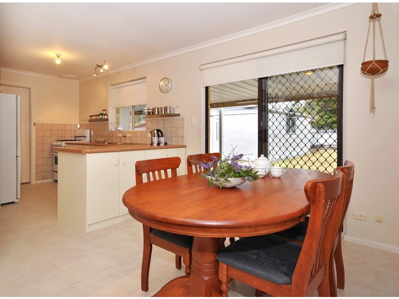 8 Reid Avenue, Aberfoyle Park SA 5159