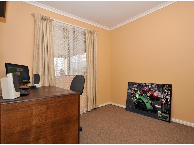 8 Reid Avenue, Aberfoyle Park SA 5159