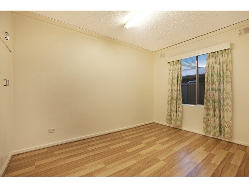 8/5 Barry Road, Oaklands Park SA 5046