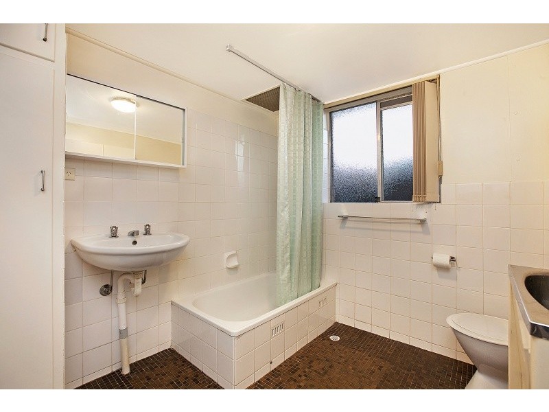 8/5 Barry Road, Oaklands Park SA 5046