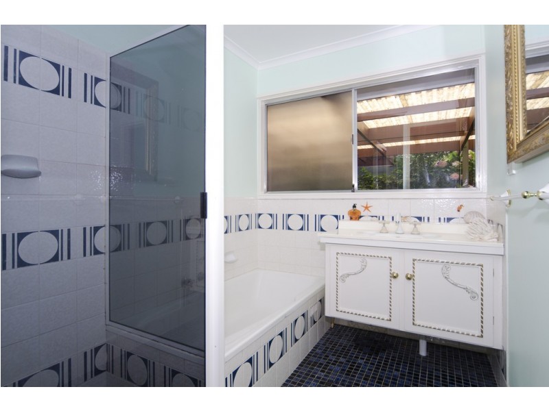 21 Trelawney Crescent, Huntfield Heights SA 5163