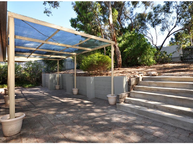 11 Sunnymeade Drive, Aberfoyle Park SA 5159