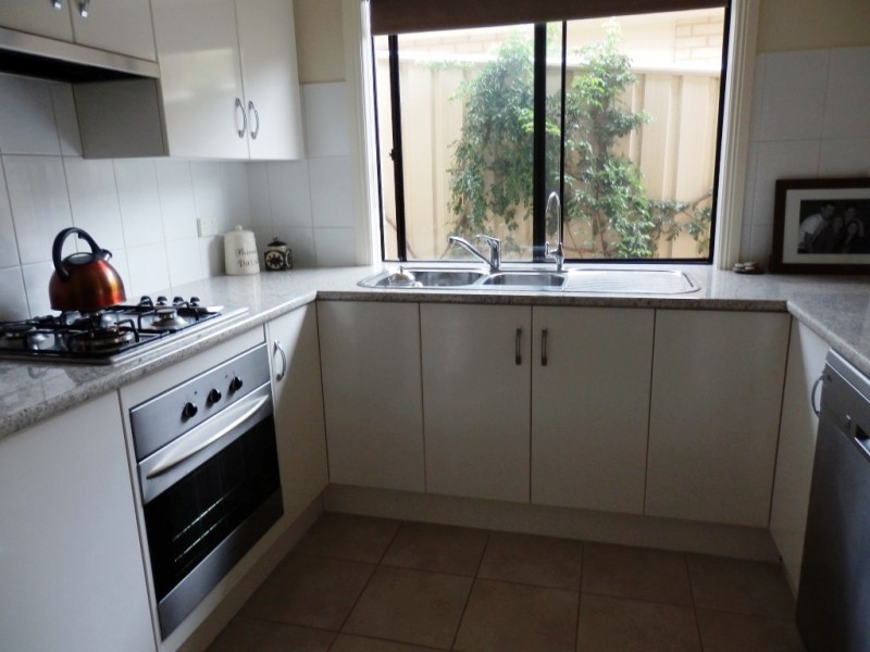 4 Dodd Avenue, Port Noarlunga SA 5167