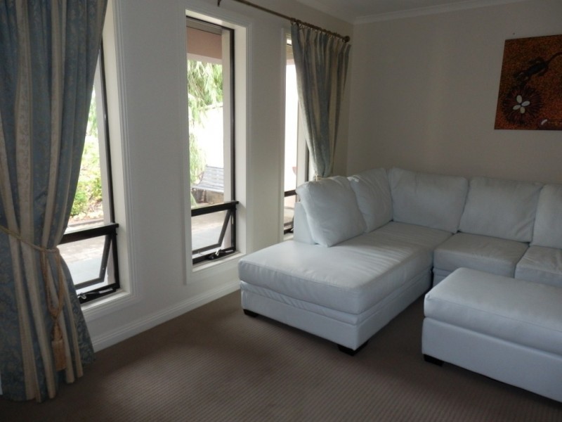 4 Dodd Avenue, Port Noarlunga SA 5167