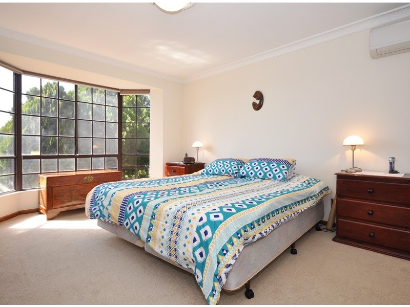 4 Minerva Grove, Happy Valley SA 5159