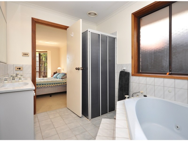 4 Minerva Grove, Happy Valley SA 5159